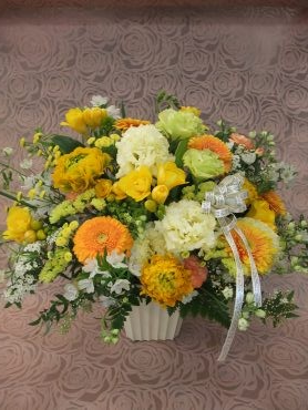 送別会用アレンジメント「港屋花店」（山形県西村山郡河北町の花屋）のギャラリー写真