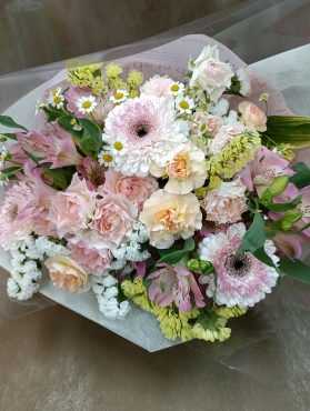 お誕生日ブーケ｜「港屋花店」　（山形県西村山郡河北町の花キューピット加盟店 花屋）のブログ