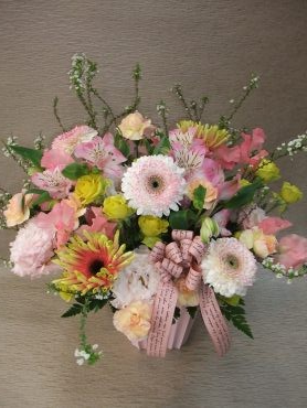 お誕生日アレンジメント｜「港屋花店」　（山形県西村山郡河北町の花キューピット加盟店 花屋）のブログ